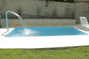 piscina com cascata bico de pato